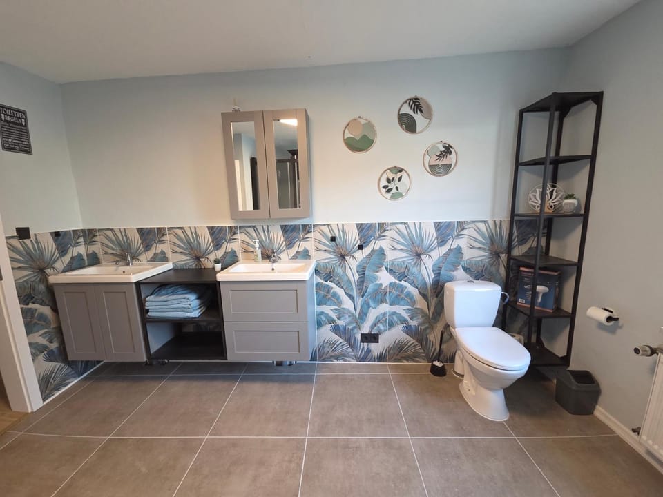 Toilet, Bathroom
