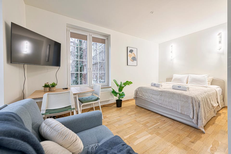 Bed, Photo of the whole room, Seating area