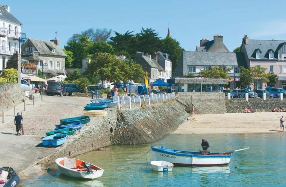 Ker Elisa 4 pers Maison de pêcheur à 50 m de la mer House in Locquirec
