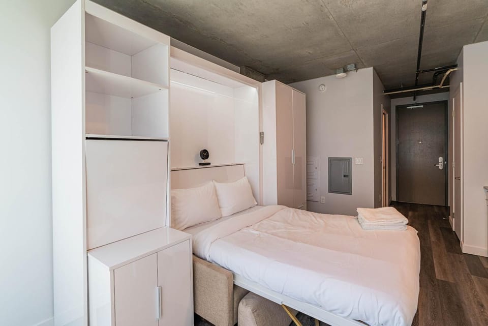 Panoramic Studio-1BR-3BR, Pool, Gym, Parking, Patio, BBQ Apartment in Phoenix