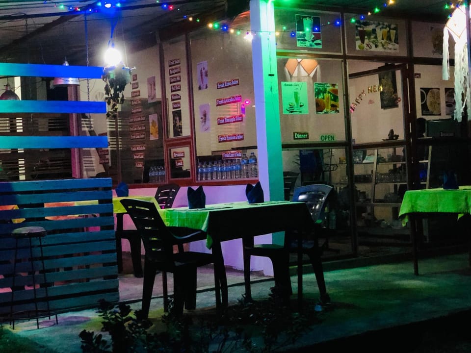 Restaurant/places to eat, Food and drinks
