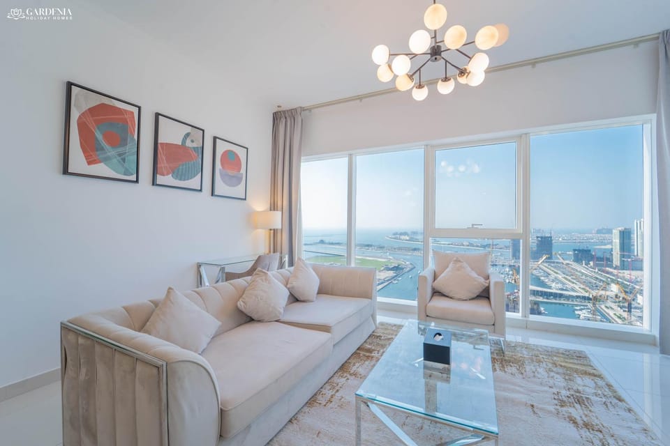 View (from property/room), Living room, Seating area, City view, Sea view