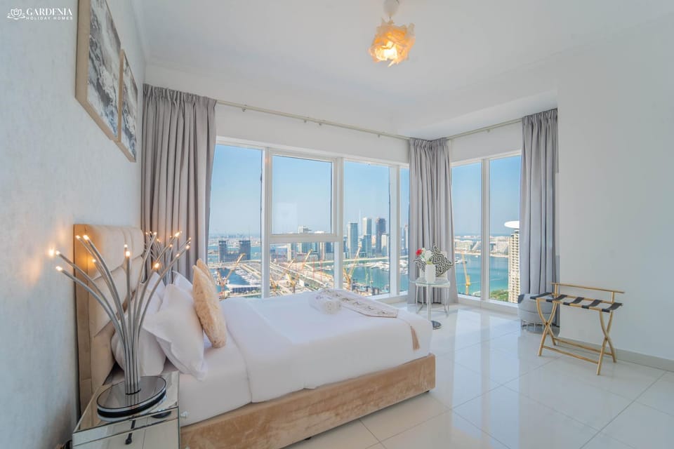 View (from property/room), Bedroom, City view, Landmark view, Sea view
