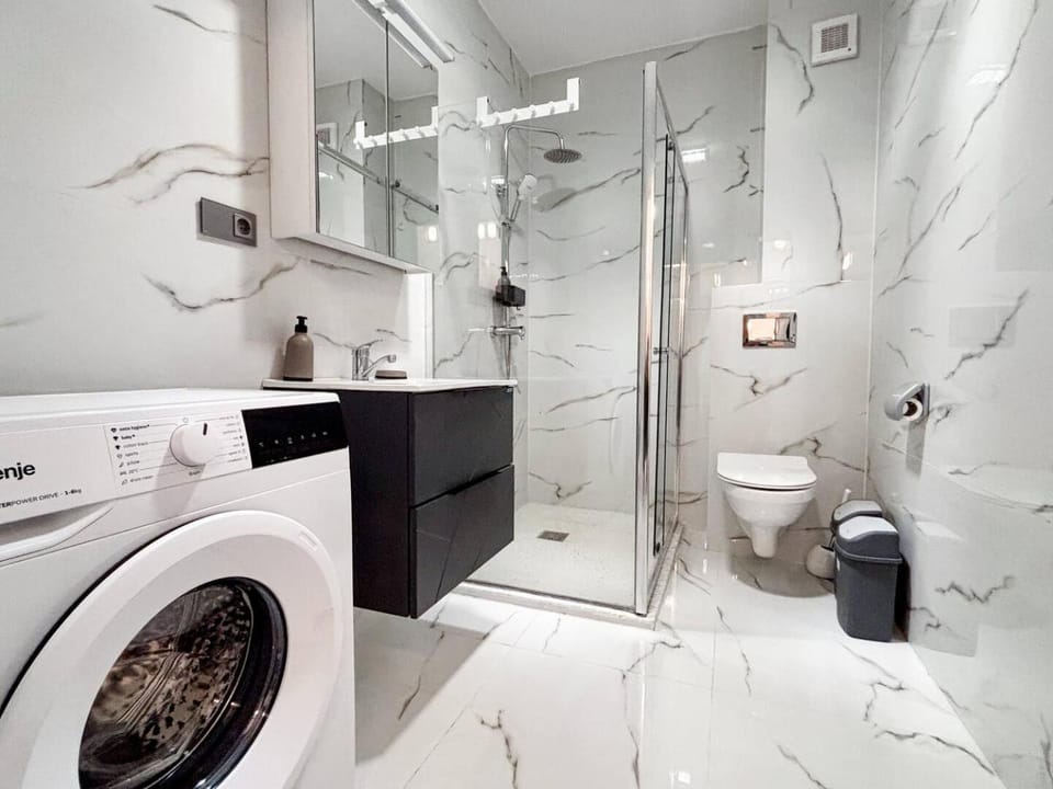 Aly Airport Apartament - Private Parking, Modern Apartment in Cluj-Napoca