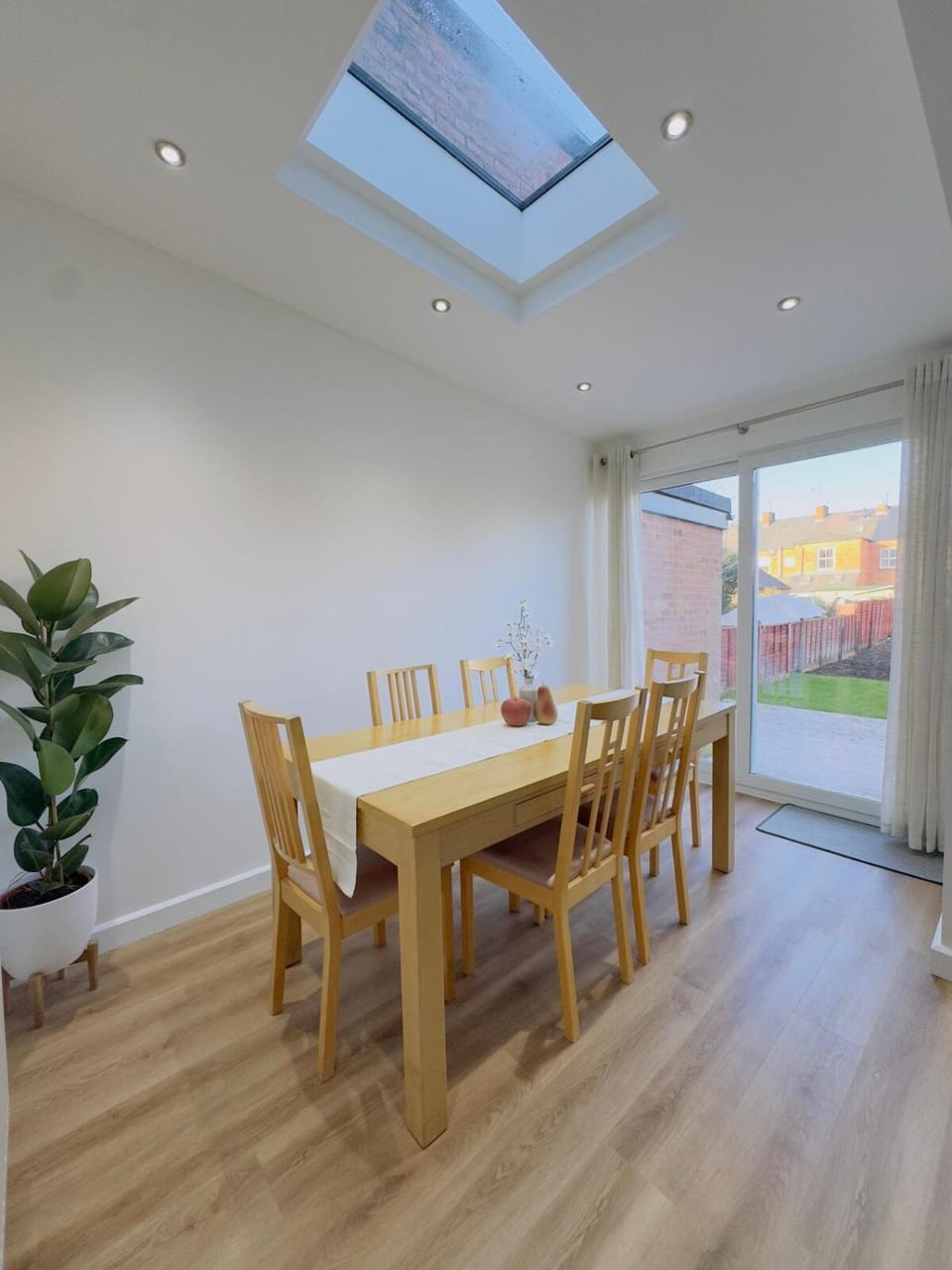 Cosy 3-Bed House in Banbury, Families & Workers Apartment in Banbury