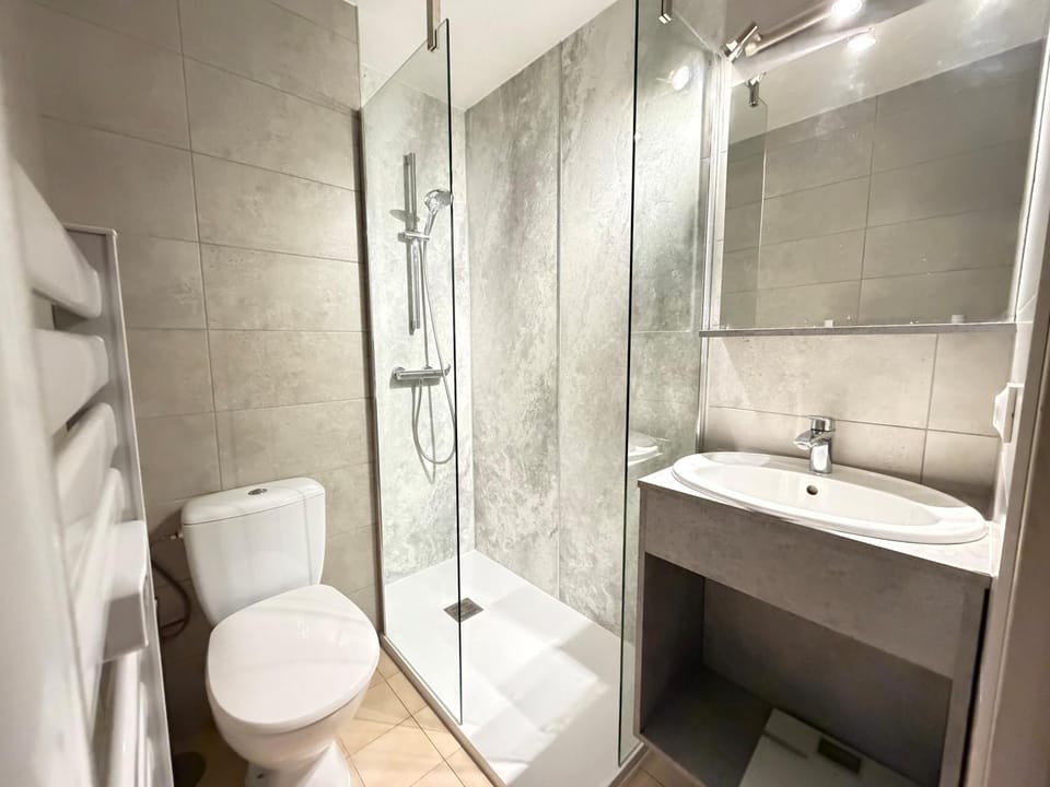Shower, Toilet, Bathroom
