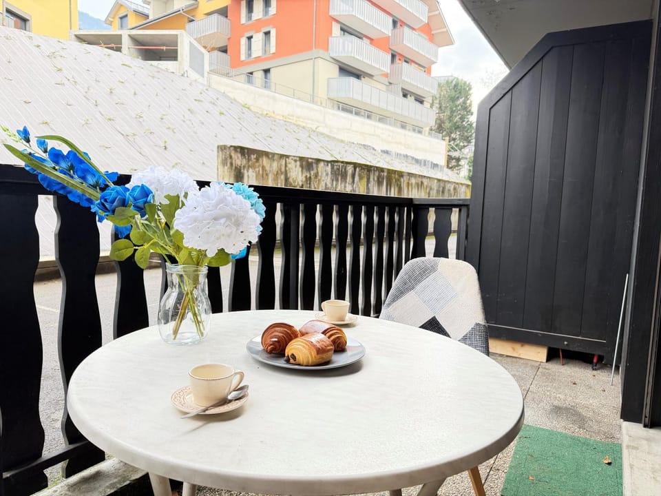 Patio, Dining area