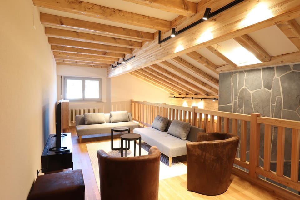 Communal lounge/ TV room, Living room