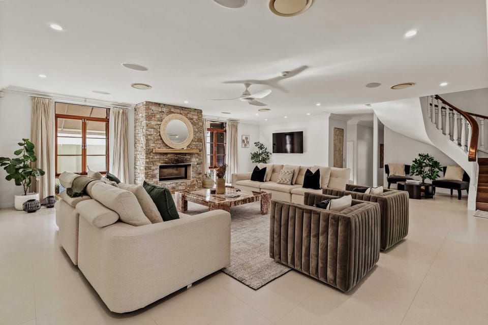TV and multimedia, Living room, Seating area