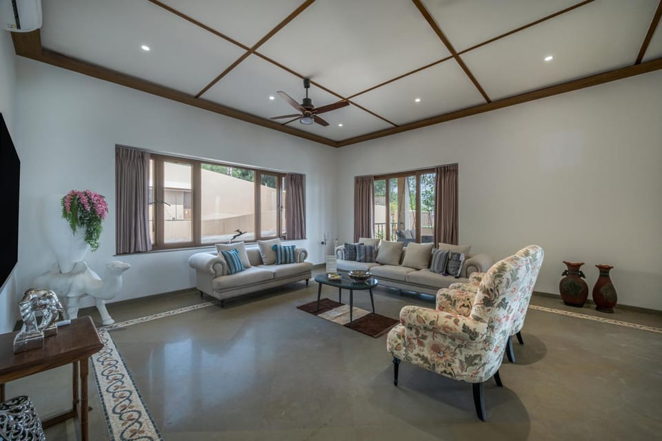 Living room, Seating area