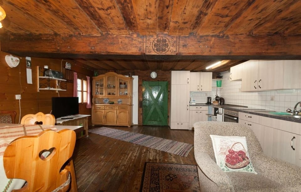 Reinhoferhütte House in Carinthia, Austria