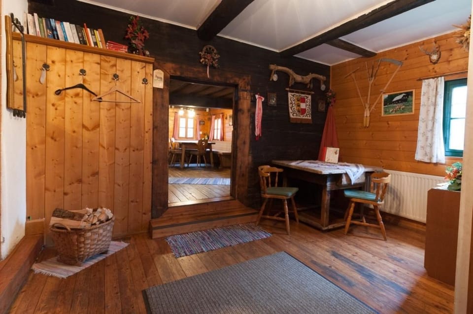 Reinhoferhütte House in Carinthia, Austria