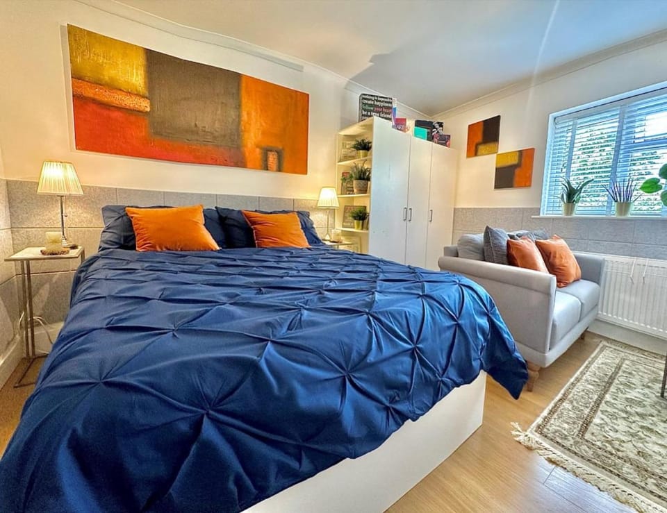 Bed, Photo of the whole room, Bedroom