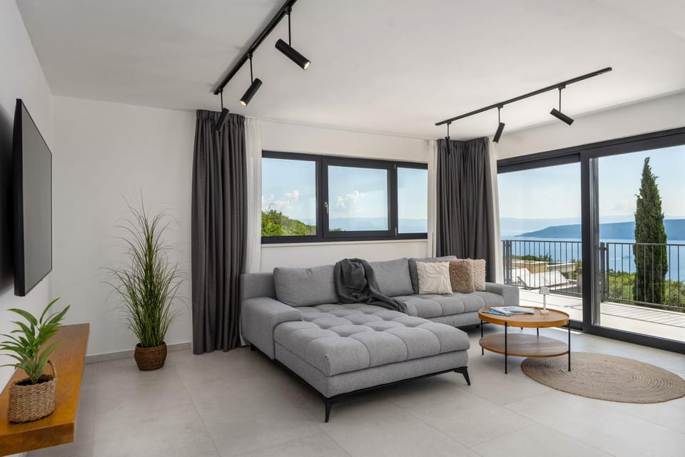 Natural landscape, View (from property/room), Balcony/Terrace, Living room, Seating area, Sea view