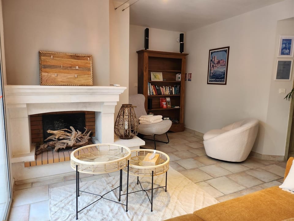 Communal lounge/ TV room, Living room