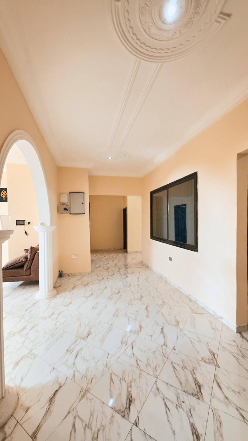 Entire First Floor with 3 en-suite bedrooms Apartment in Ghana