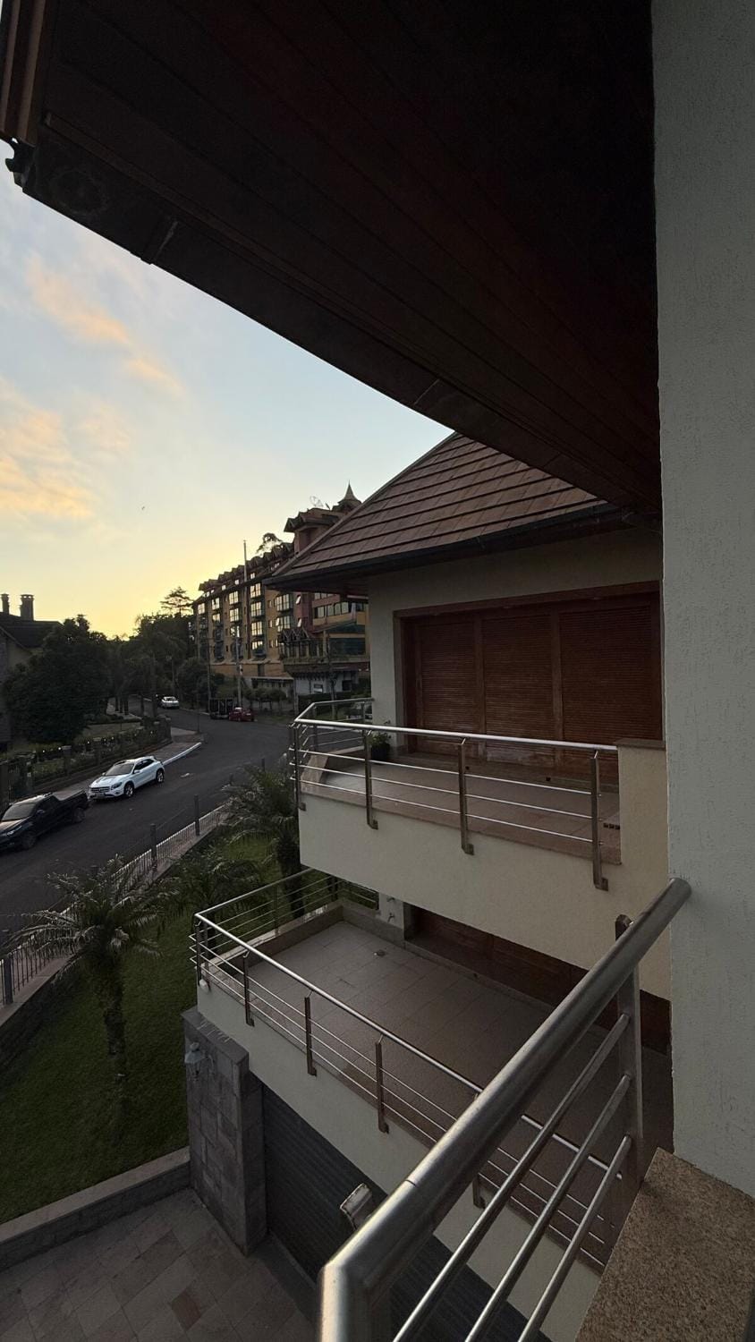 Mansão 700 metros do centro, com 7 suítes Villa in Gramado