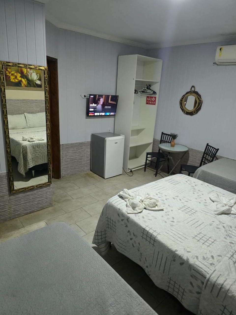 Bed, TV and multimedia, Photo of the whole room, Bedroom, minibar, wardrobe, air conditioner