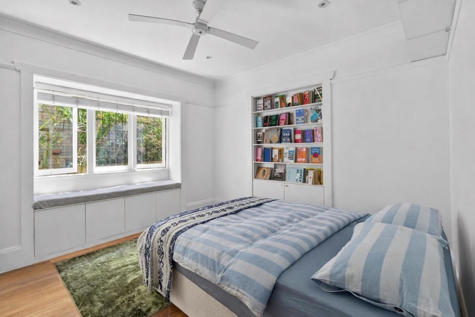 Quiet Beachside Manly Cottage - Walk Everywhere Apartment in Manly