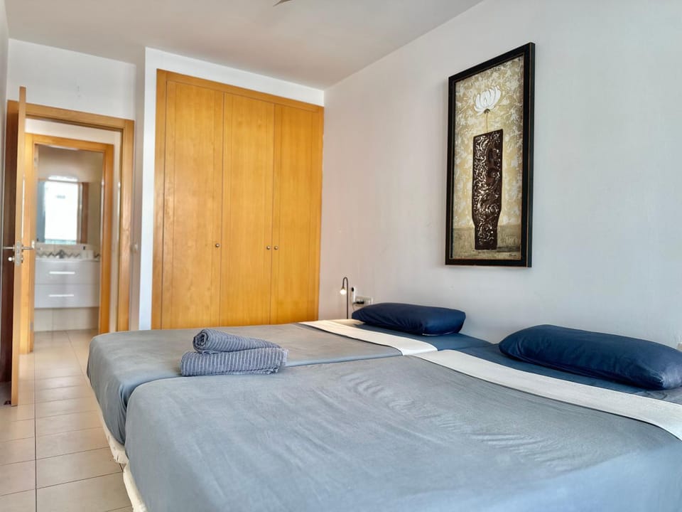 Bed, Bedroom, wardrobe