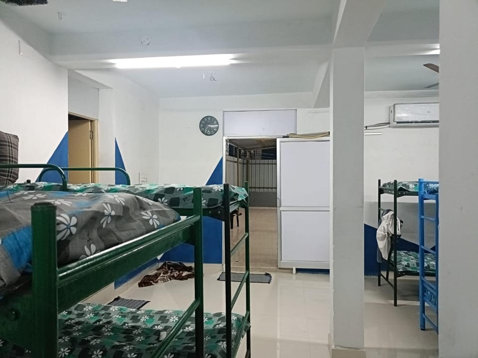 Mens 3 Paradise Hostel in Chennai