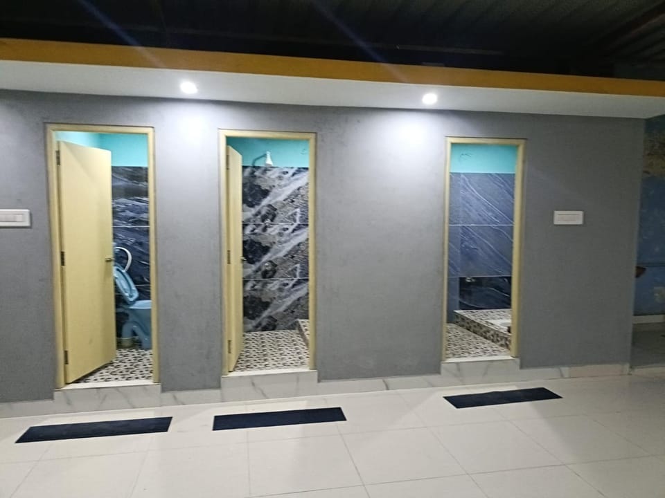 Mens 3 Paradise Hostel in Chennai