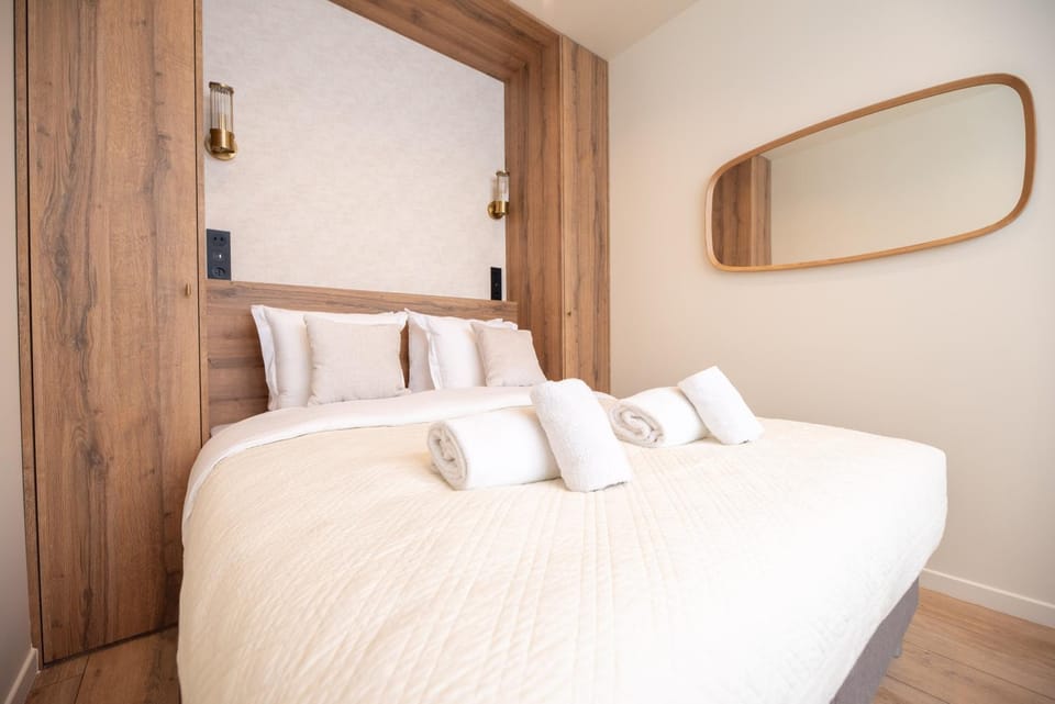 Elegant Flat near République & Canal Saint Martin Apartment in Paris