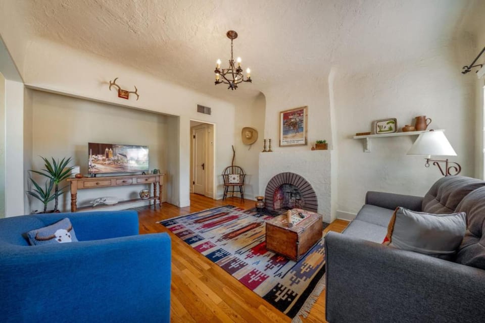 Close to U of A, 1 BR 1 BA, Sam Hughes, Patio House in Tucson