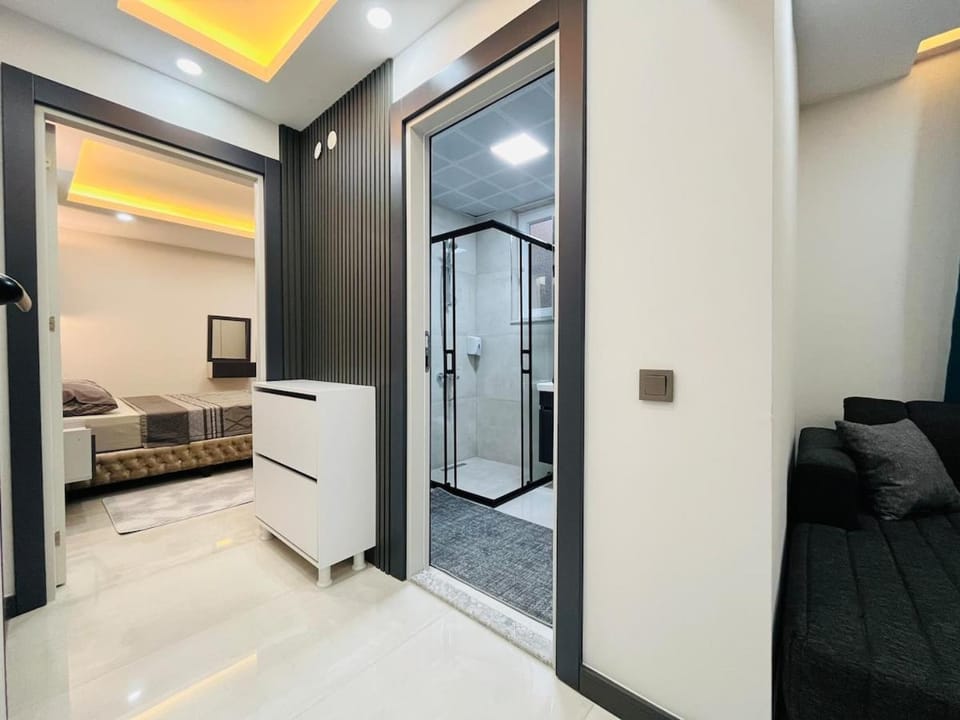 No3 Air Conditioning Smart TV Comfortable Bed Luxury Apartment in Antalya