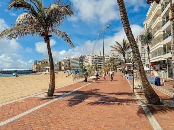 Peaceful Stay at Las Canteras Apartment in Las Palmas de Gran Canaria