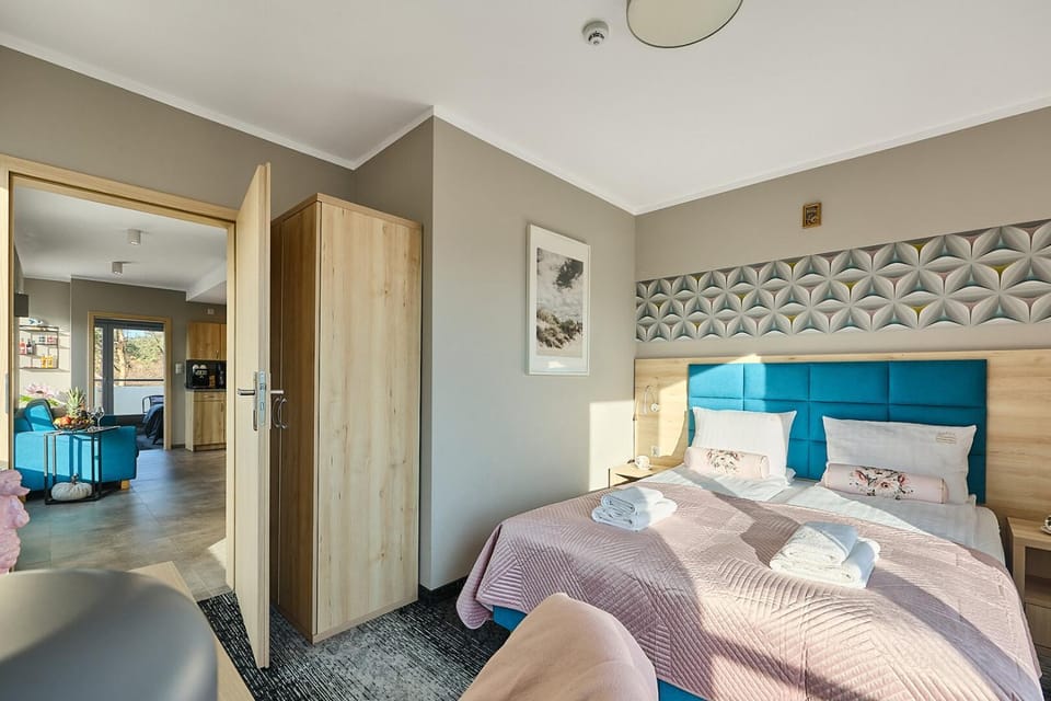 Bed, TV and multimedia, Bedroom, towels, wardrobe