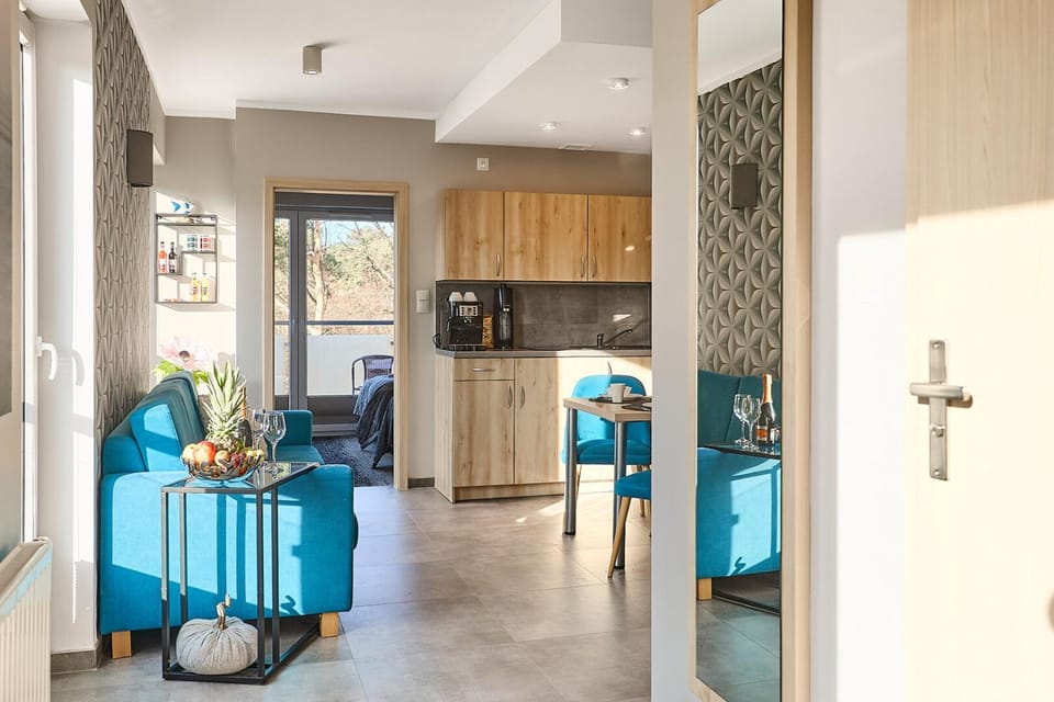 Kitchen or kitchenette, Living room, Seating area, Dining area, minibar, stove