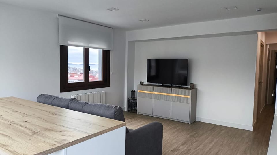 Communal lounge/ TV room, TV and multimedia, Living room, Seating area, Evening entertainment