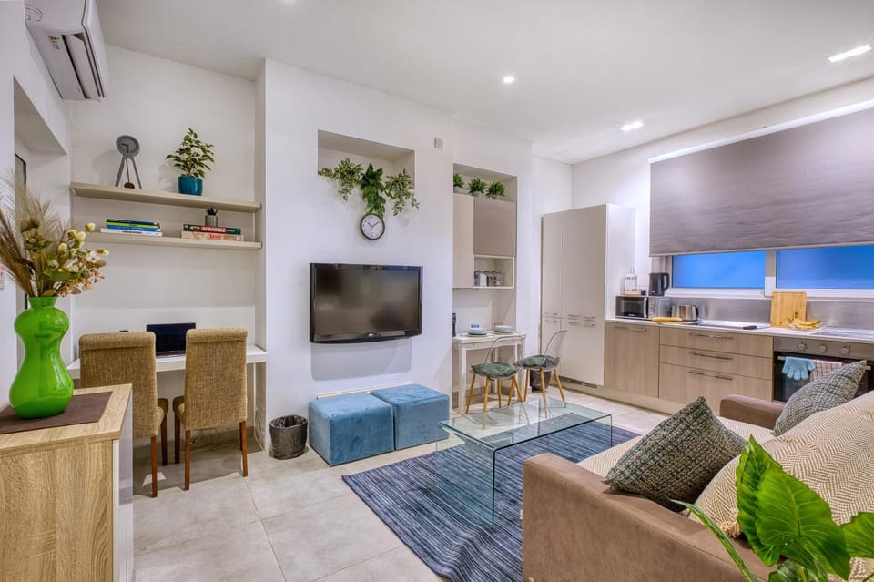 TV and multimedia, Living room, Seating area