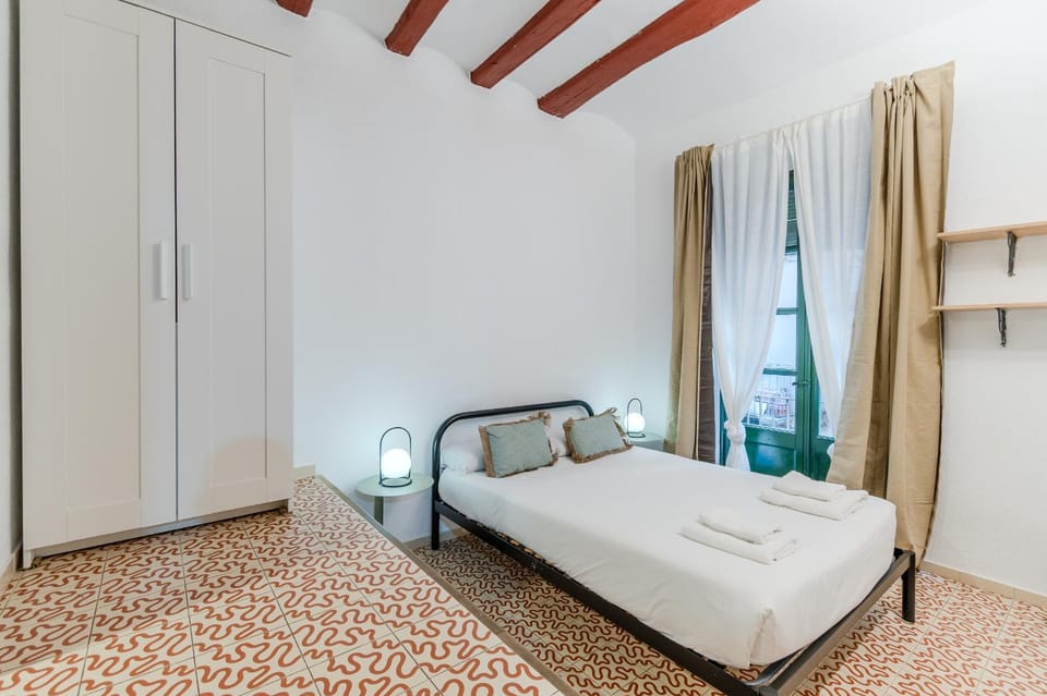 Bed, Photo of the whole room, Bedroom, wardrobe