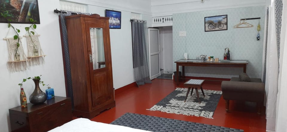 Living room, Photo of the whole room