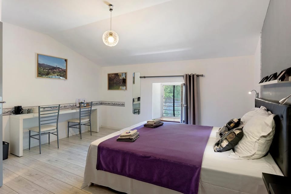 Property building, Living room, Bedroom