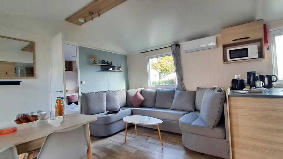 Coffee/tea facilities, Living room, Seating area, toaster