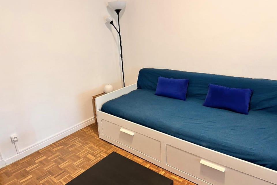 Studio with veranda 5min walk to the beach Apartment in Nice
