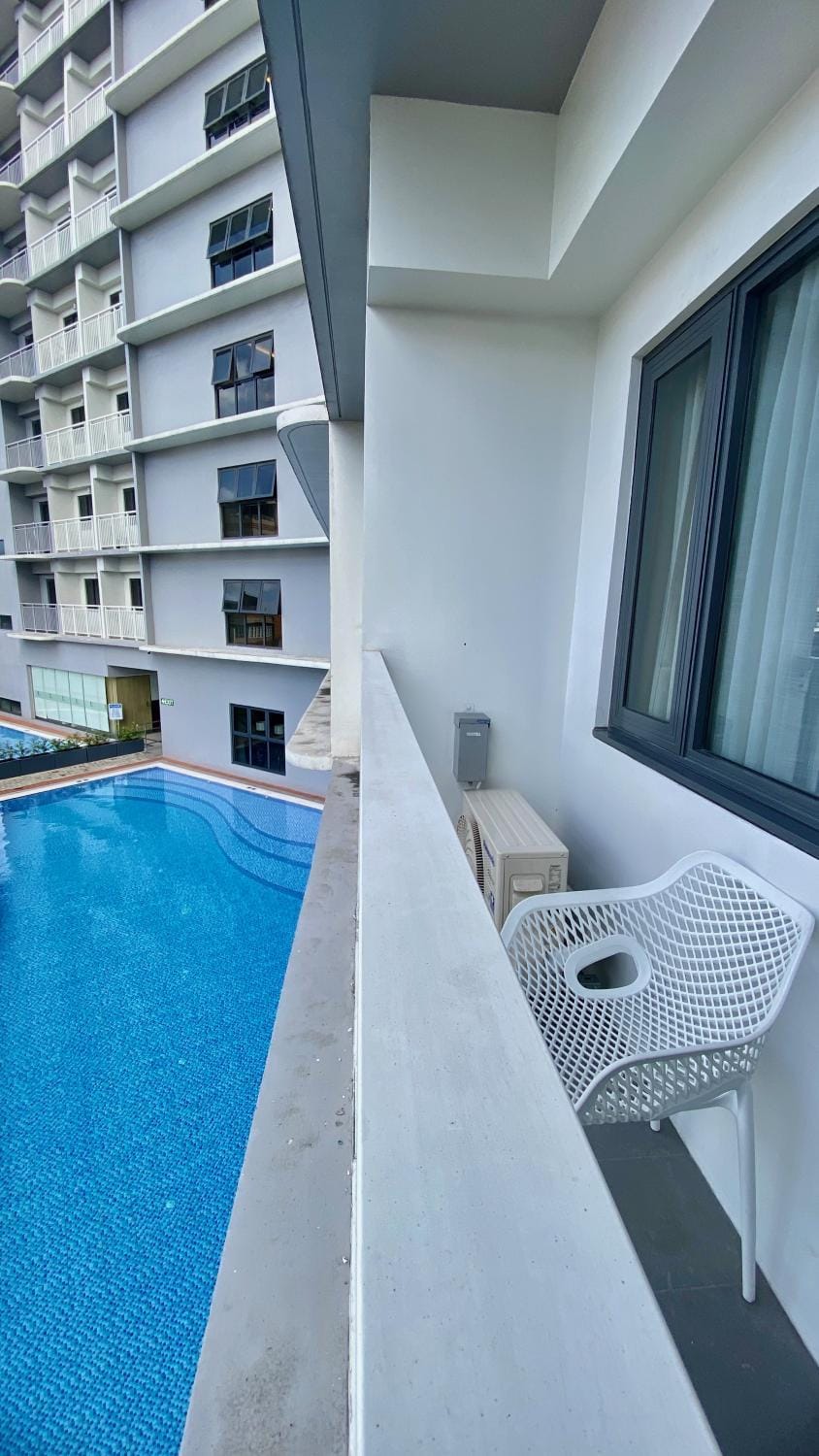 Luxe Hotel-Style Suite Stay at Ayala Ave Apartment hotel in Pasay