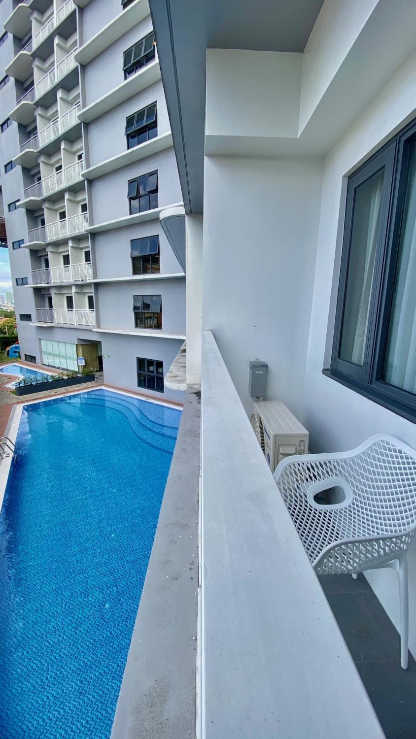 Luxe Hotel-Style Suite Stay at Ayala Ave Apartment hotel in Pasay