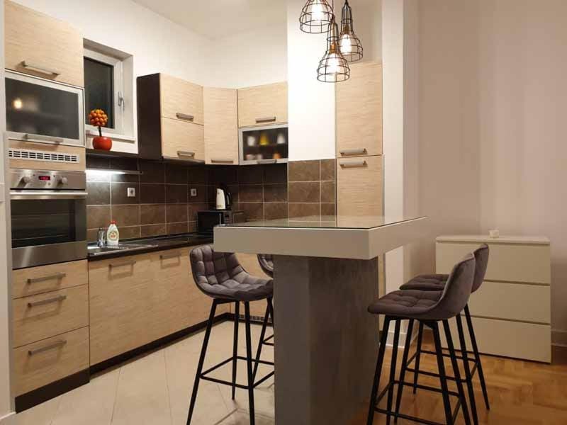 Kitchen or kitchenette, Dining area, stove