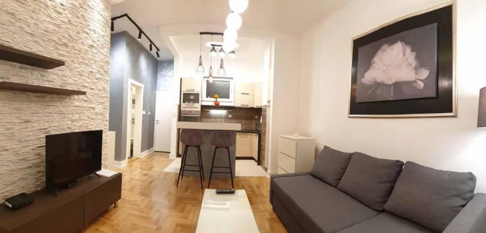 TV and multimedia, Kitchen or kitchenette, Living room, Dining area
