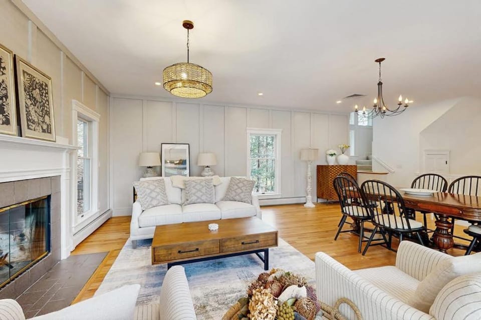 Tideview Estate House in Yarmouth