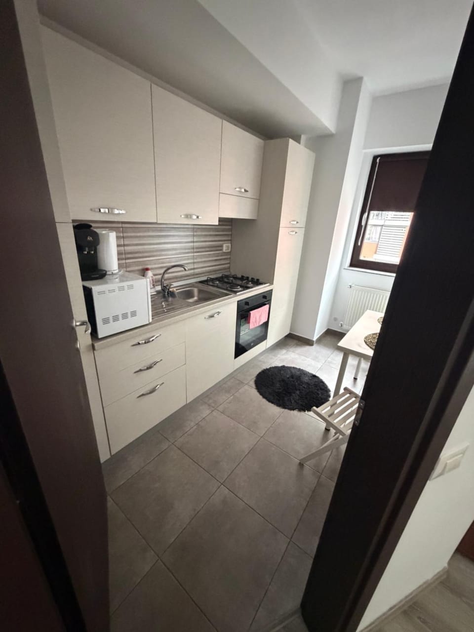 Dining area, oven, stove