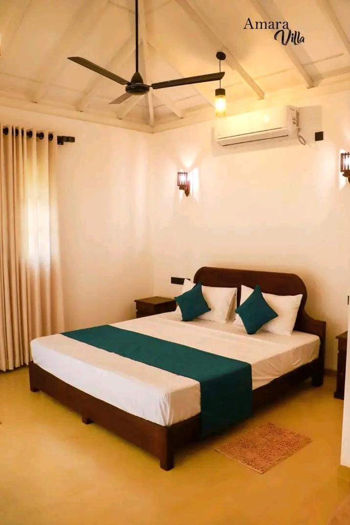 Bed, Photo of the whole room, Bedroom, air conditioner