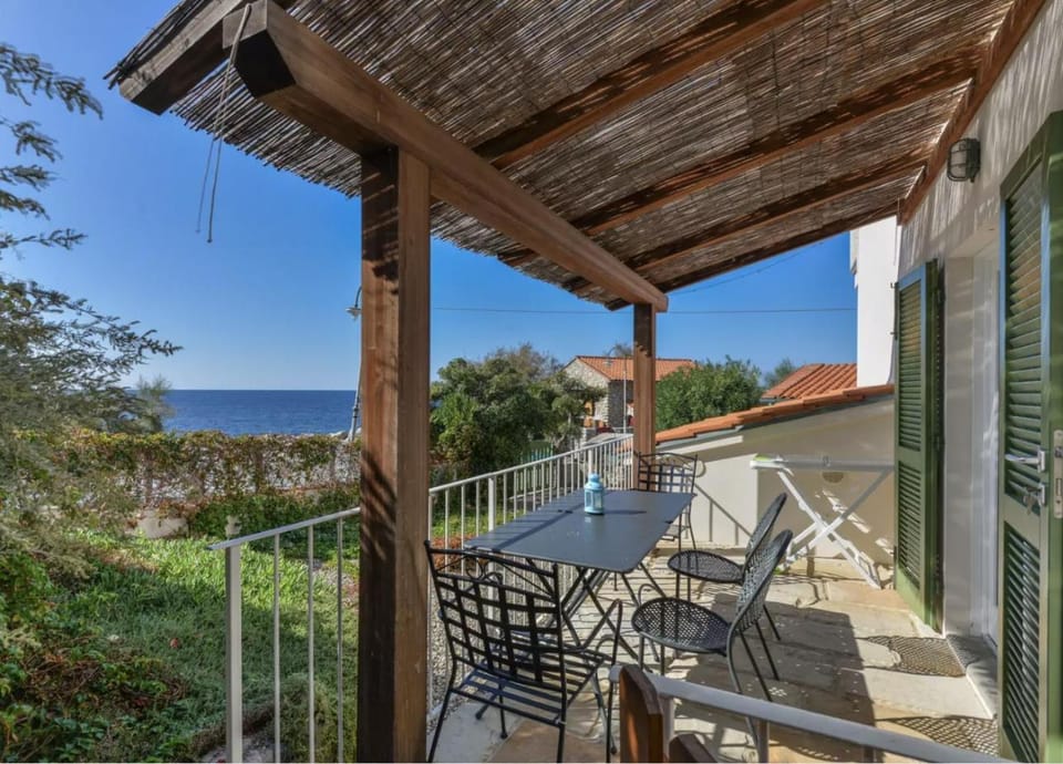 Natural landscape, Balcony/Terrace, Sea view