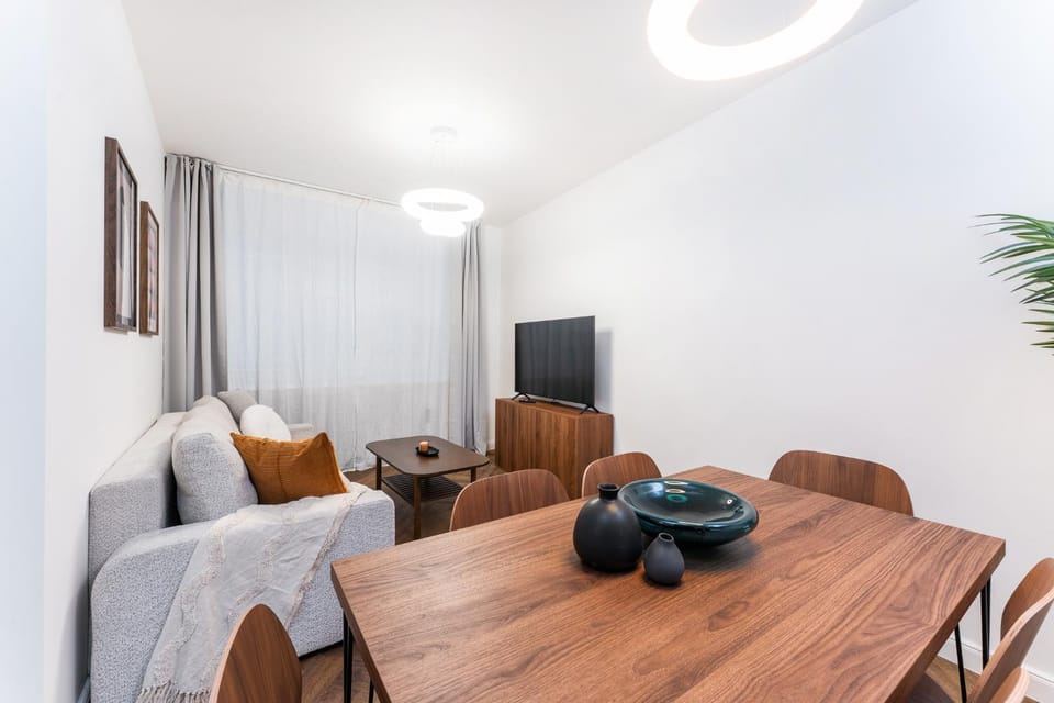 Communal lounge/ TV room, TV and multimedia, Living room, Seating area, Dining area