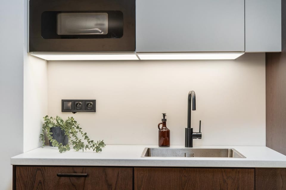 Kitchen or kitchenette