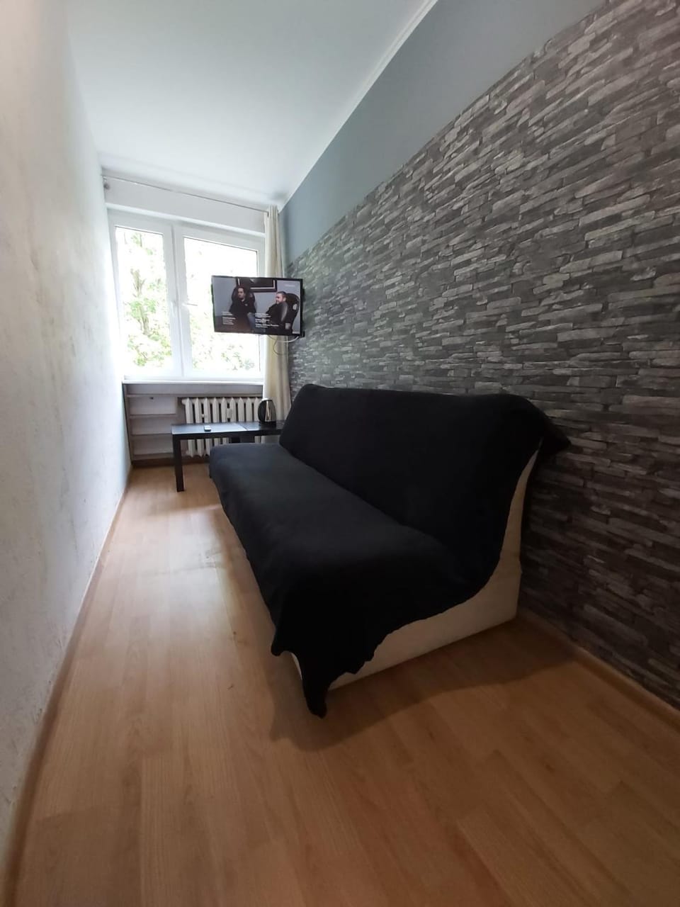 Bed, TV and multimedia, Photo of the whole room